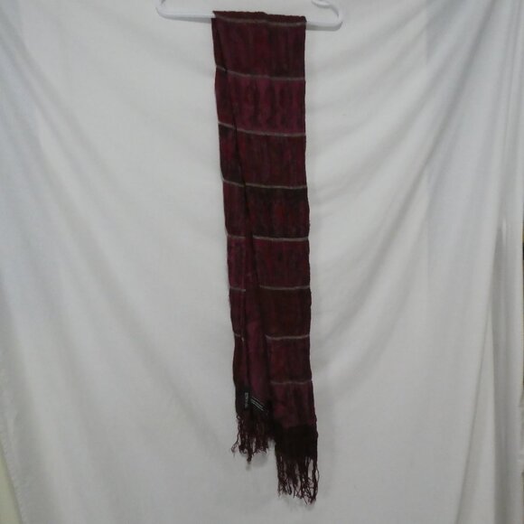 PASSIGATTI | OS - one size | Elegant Burgundy Fringed Scarf | Gold Stripes - Picture 2 of 10